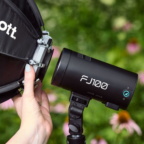 FJ100 Strobe 1-Light Backpack Kit with FJ-T1 Wireless Trigger