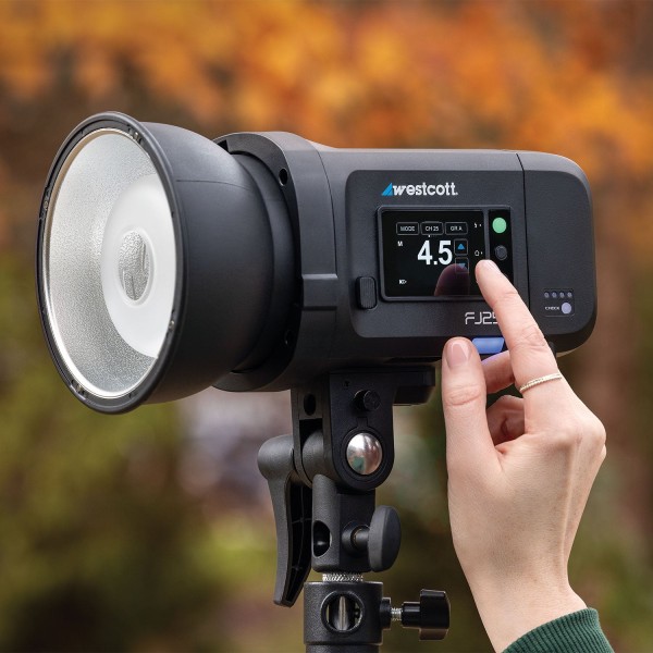FJ250 Touchscreen Strobe with FJ Pro AC/DC Battery (250Ws)